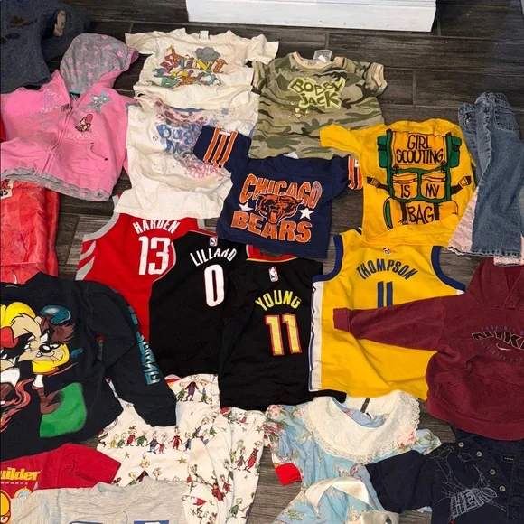 30 pc vintage kids Warner Bros. Black Looney Tunes Kids Disney jersey lot - Picture 3 of 16